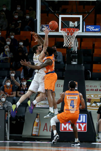 轮换阵容的 轮换阵容的