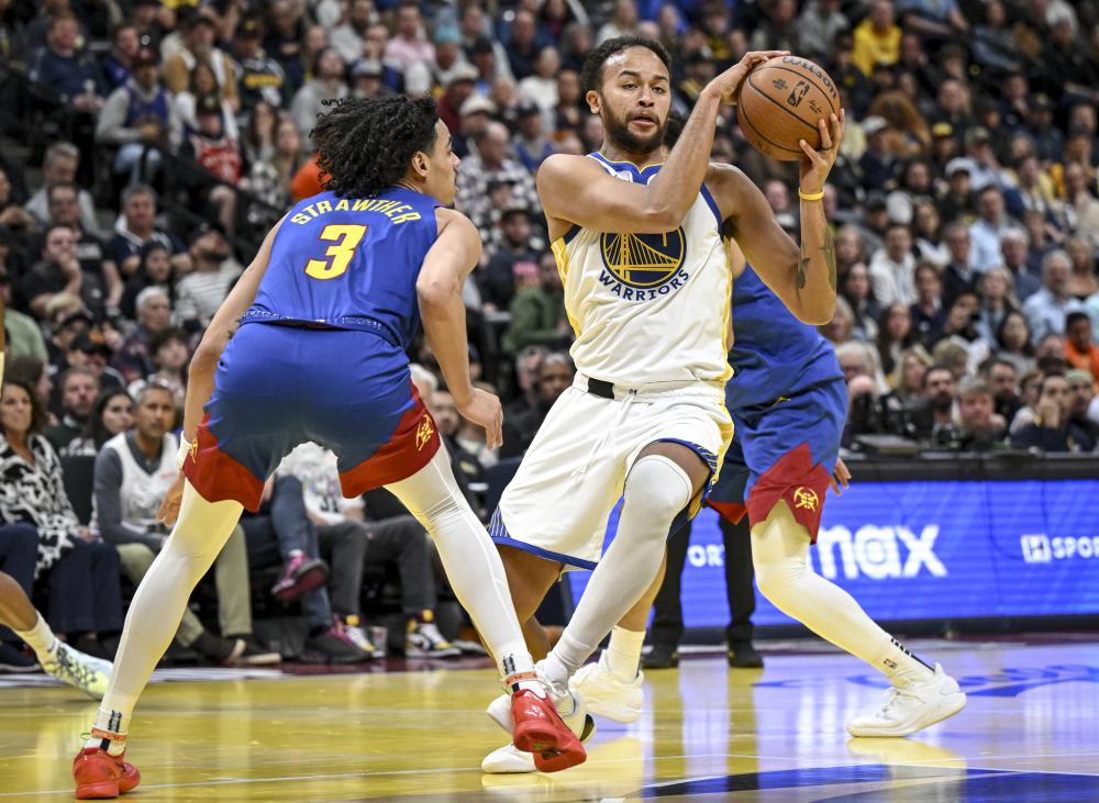 或锋线球员 或锋线球员