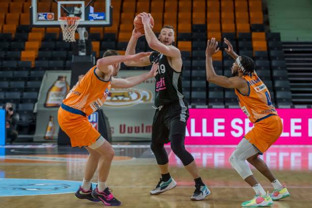 莱奥加盟巴 莱奥加盟巴